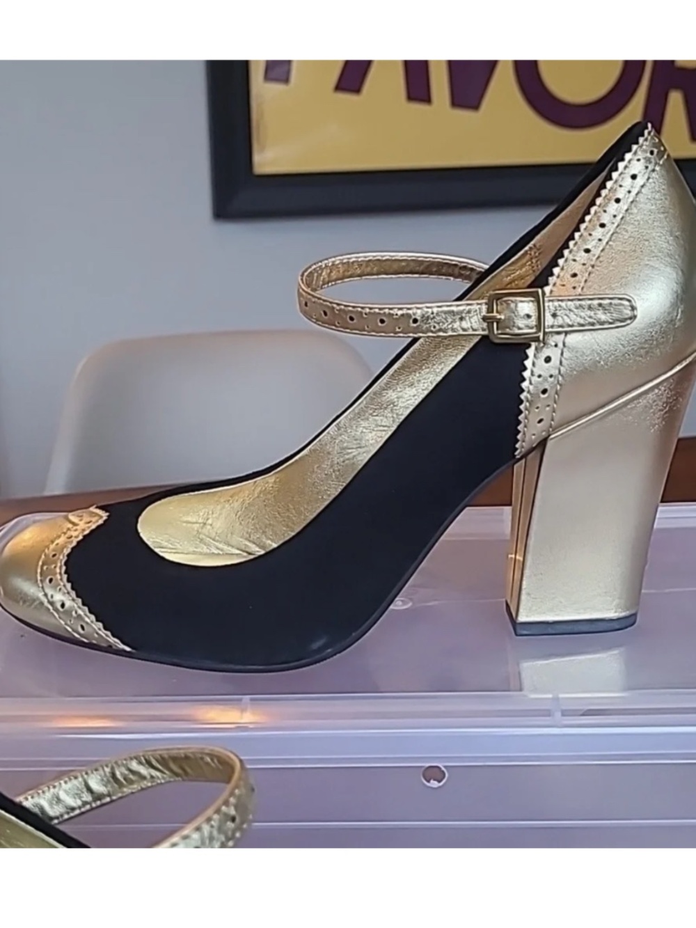 Coach shoes Rosario spectator size 8 Black suede and Gold
